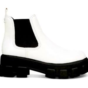 Sam Edelman’s Darielle Lug Sole White Patent Size 6 1/2 Boots